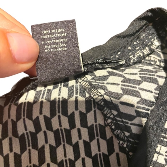 Black & White Woven Blouse - Picture 5 of 9